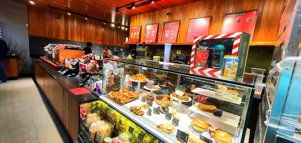 Starbucks Cumbre, cafetería en Monterrey, Nuevo León