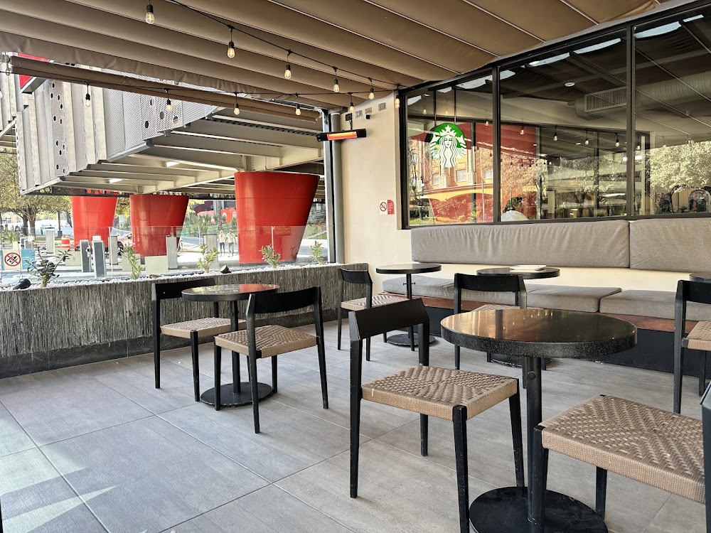 Starbucks Plaza Fiesta San Agustin Int, cafetería en San Pedro Garza García, Nuevo León