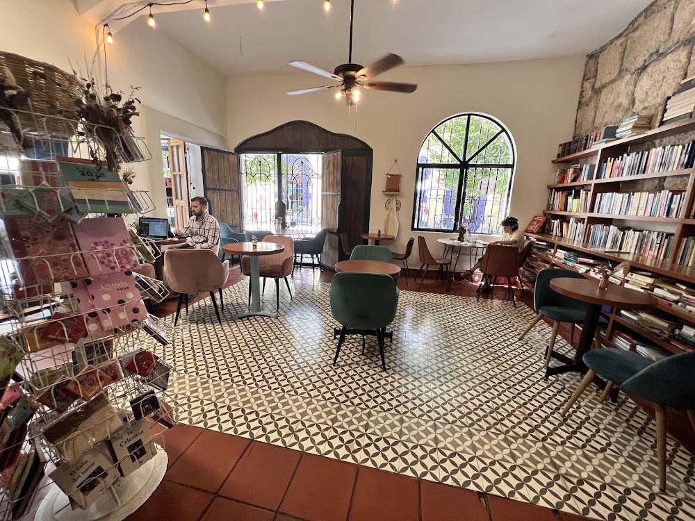 Galindo Cafe Y Libros, cafetería en Monterrey, Nuevo León