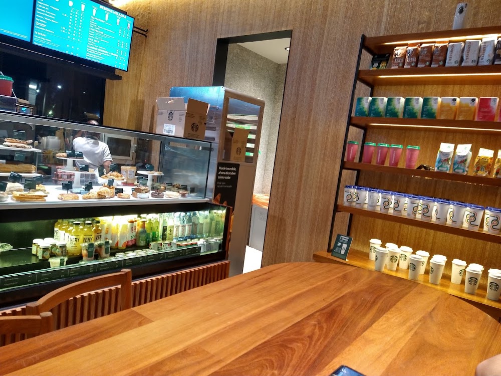 Starbucks Plaza El Molino Apodaca, cafetería en Apodaca, Nuevo León