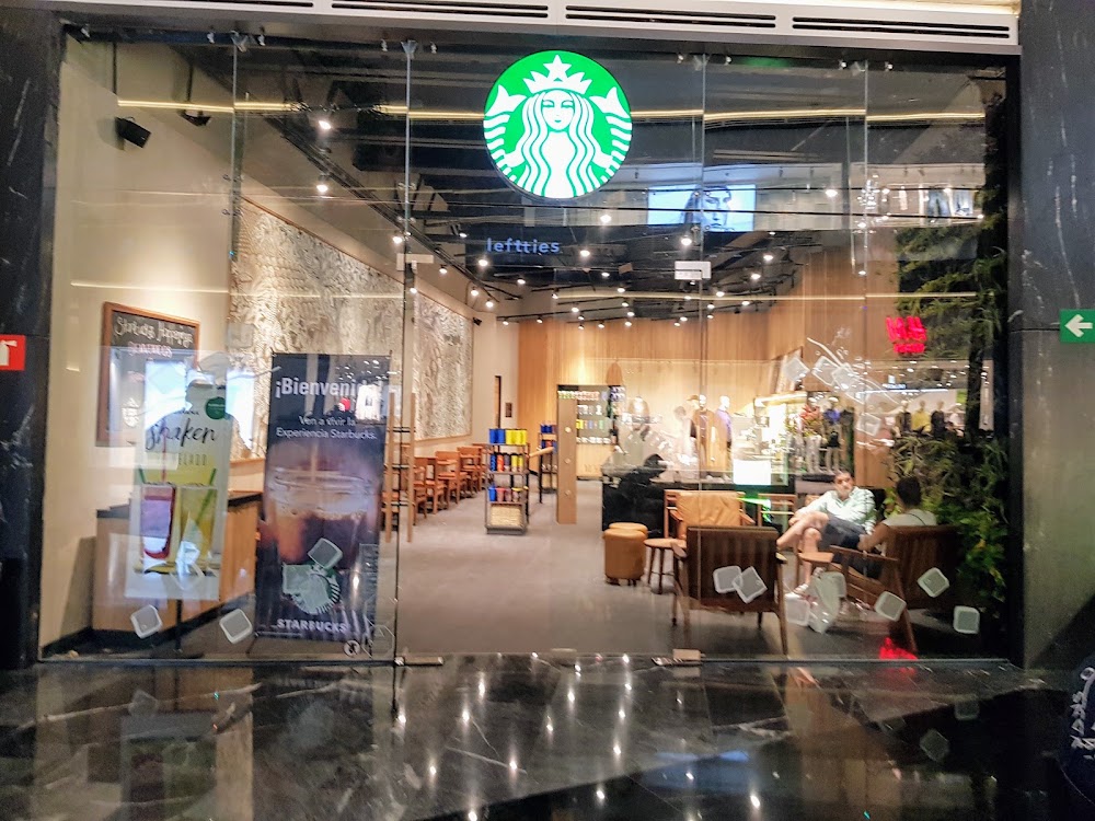 Starbucks Fashion Drive, cafetería en San Pedro Garza García, Nuevo León